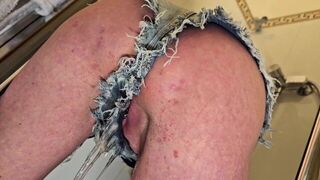 Desperate Pee in my Jeans Shorts next He Pee on My Ass - porn video